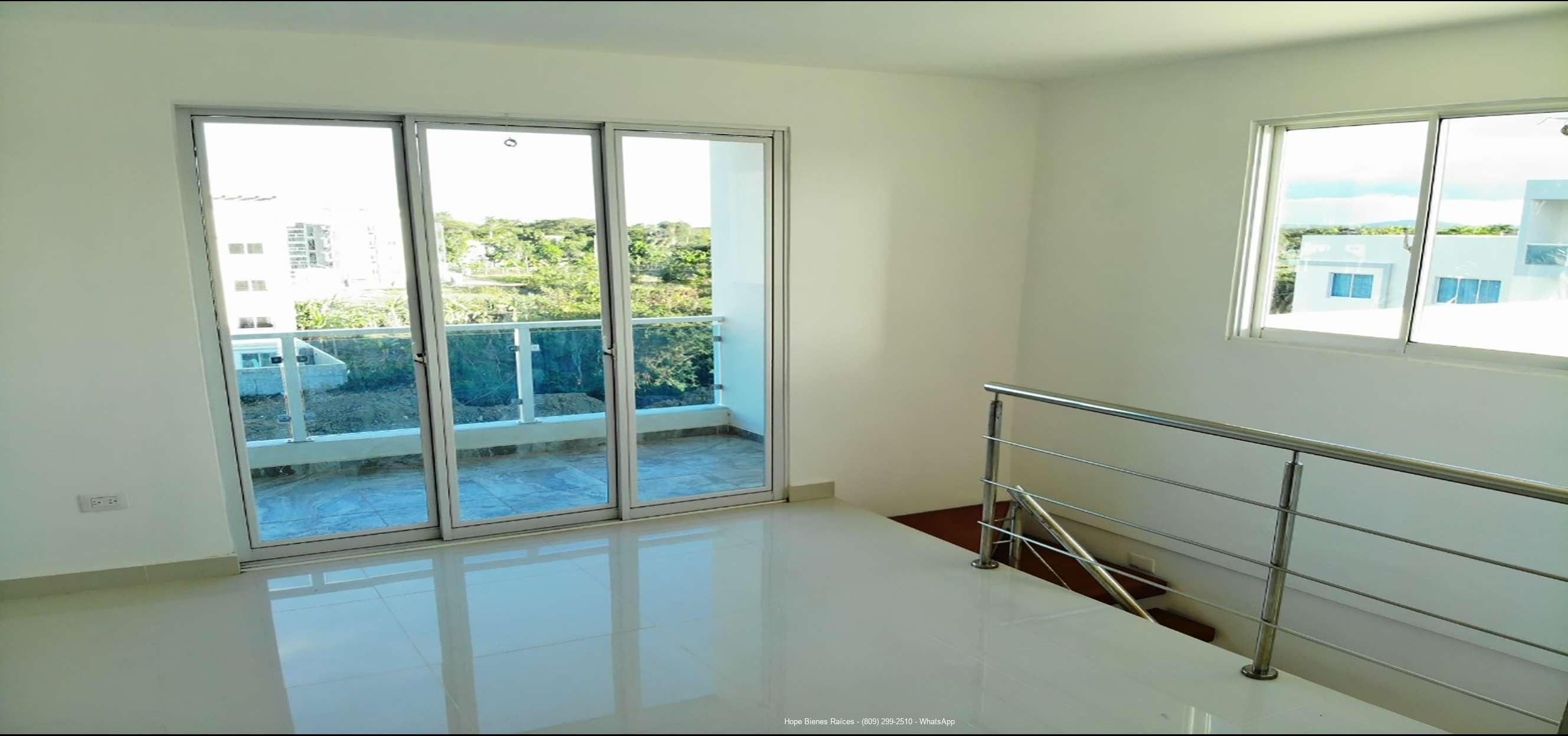 8-Penthouse con Balcón