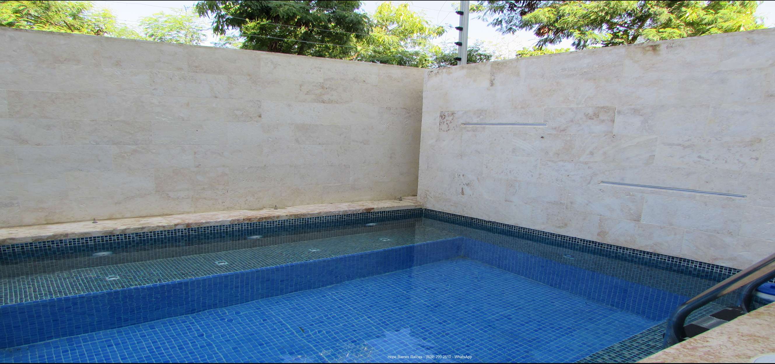 15Jacuzzi