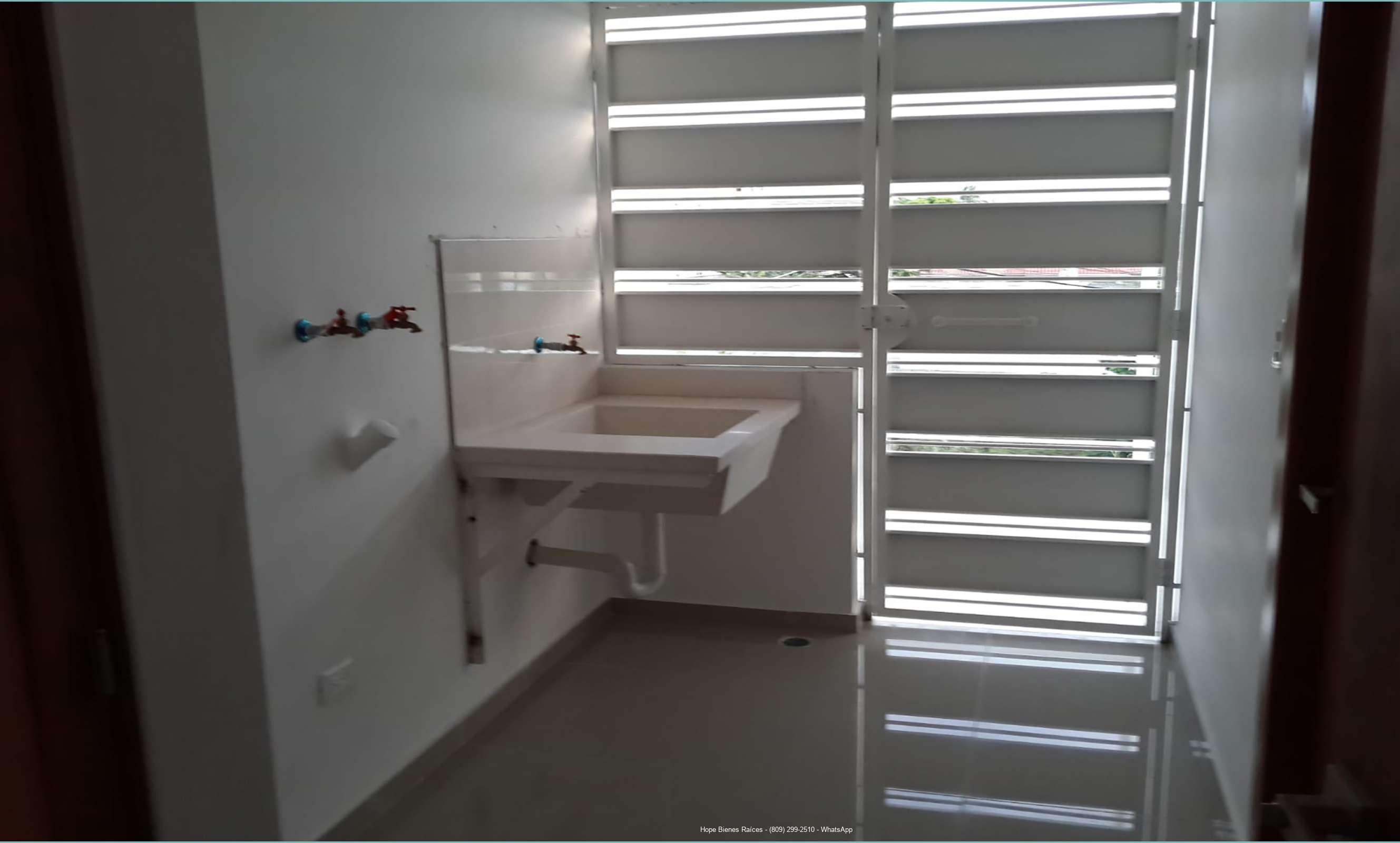 8-Área de lavado-salida a escalera emergencia