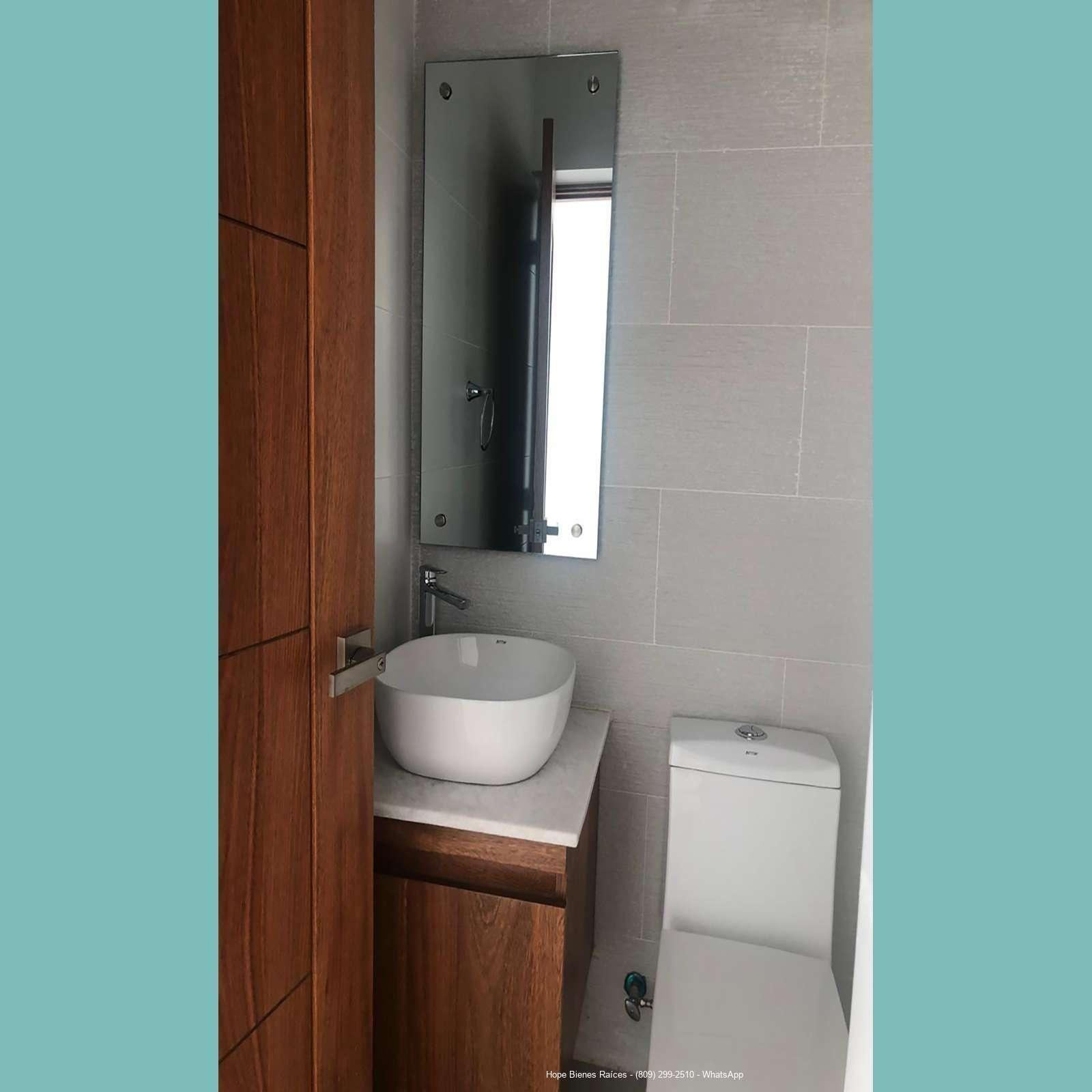 Medio baño 2