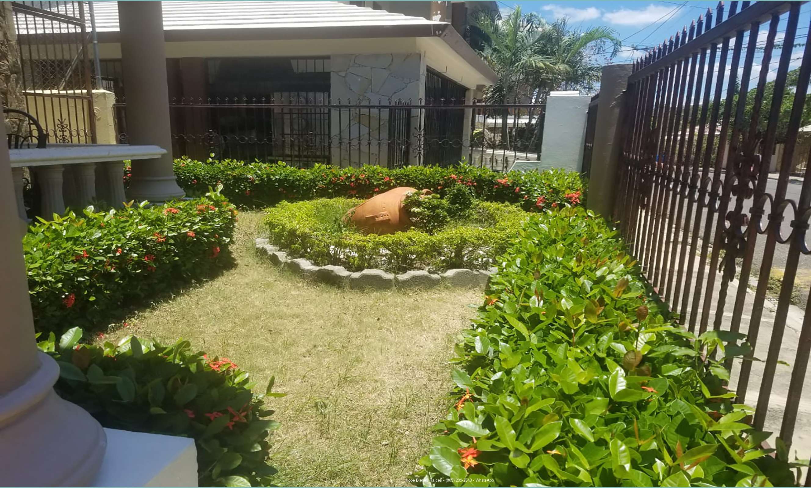 Patio frontal