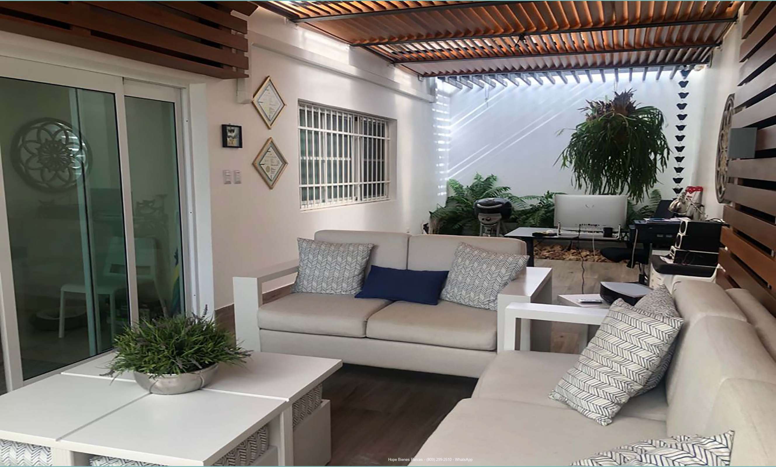 Patio con terraza techada