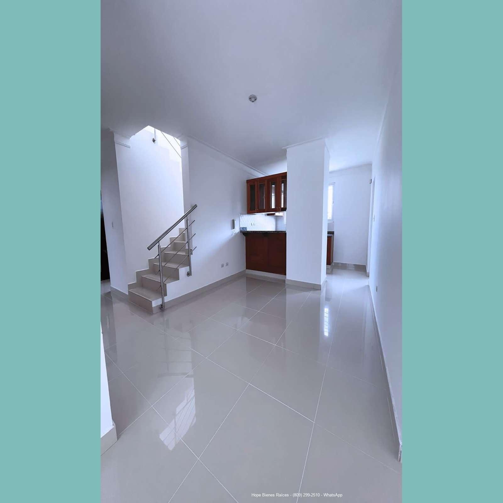 Comedor cocina y escalera