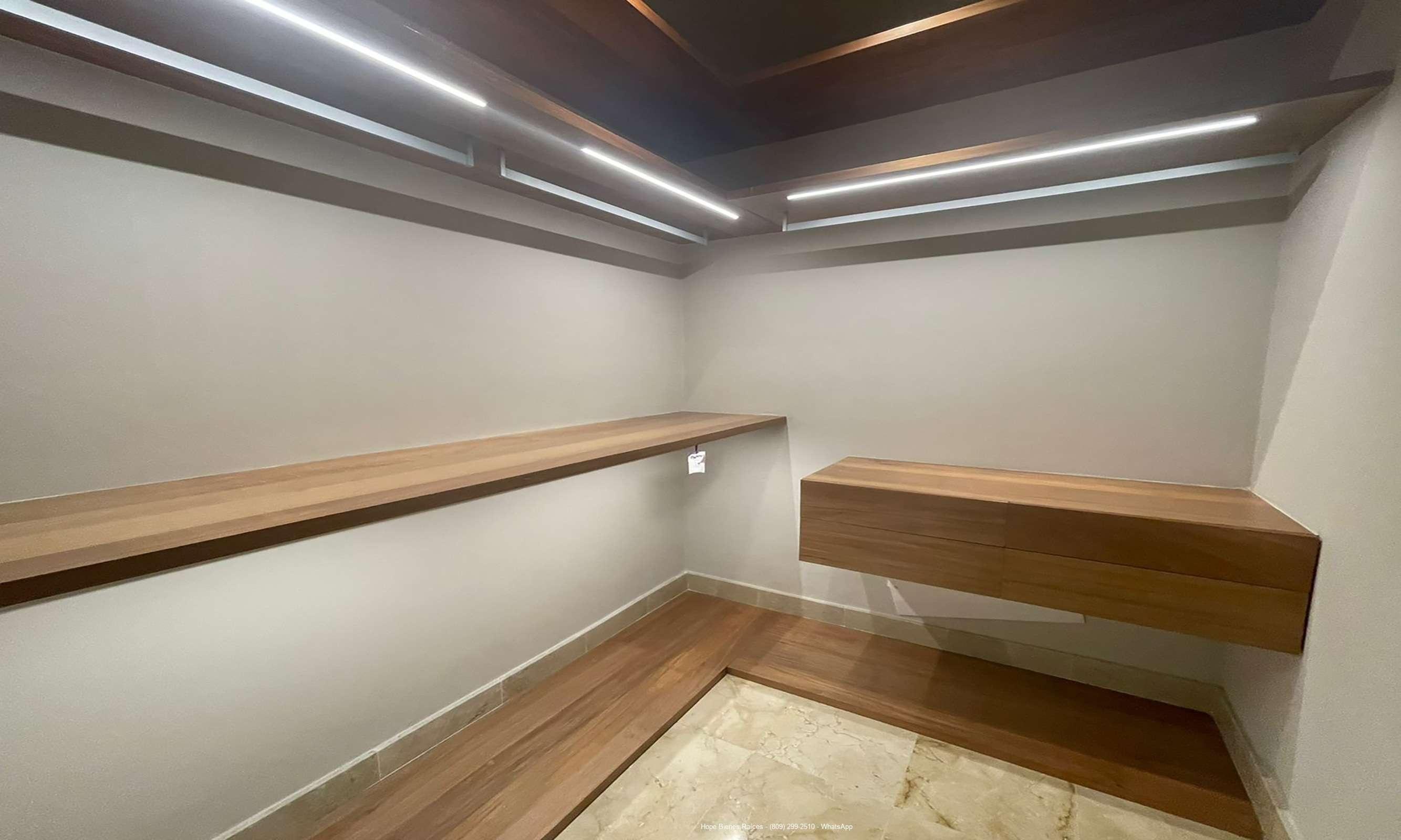 Walkin closet