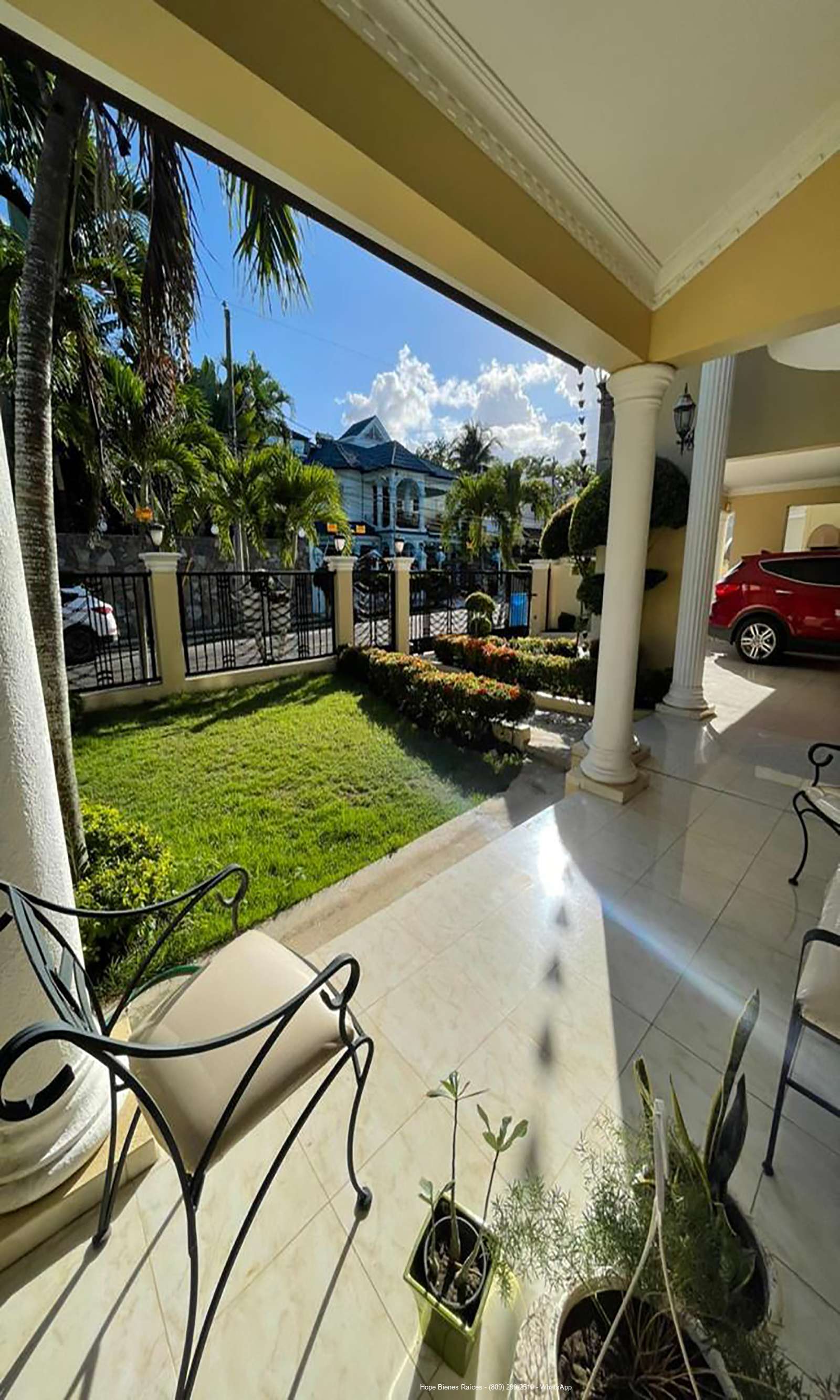 Galería patio frontal