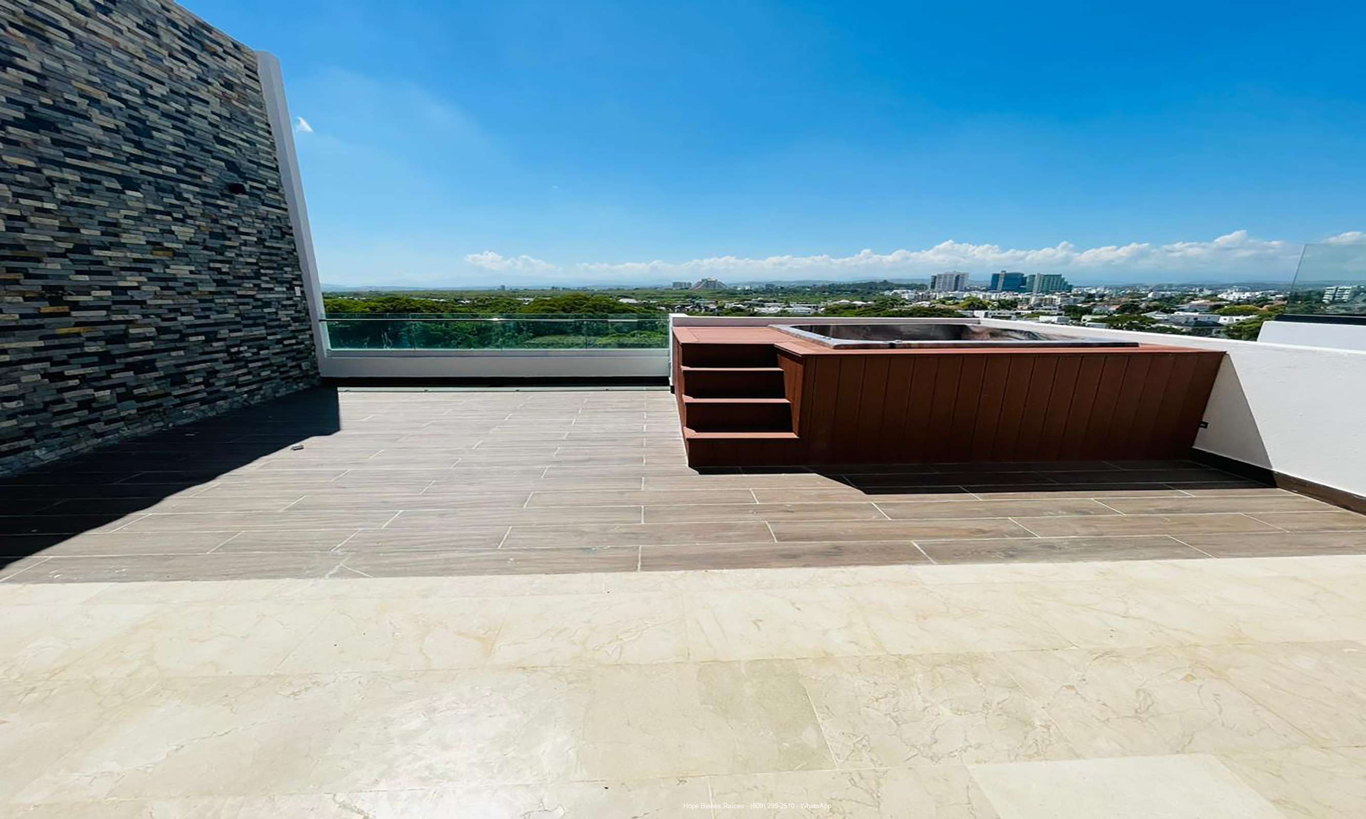 Roof top con family room y jacuzi