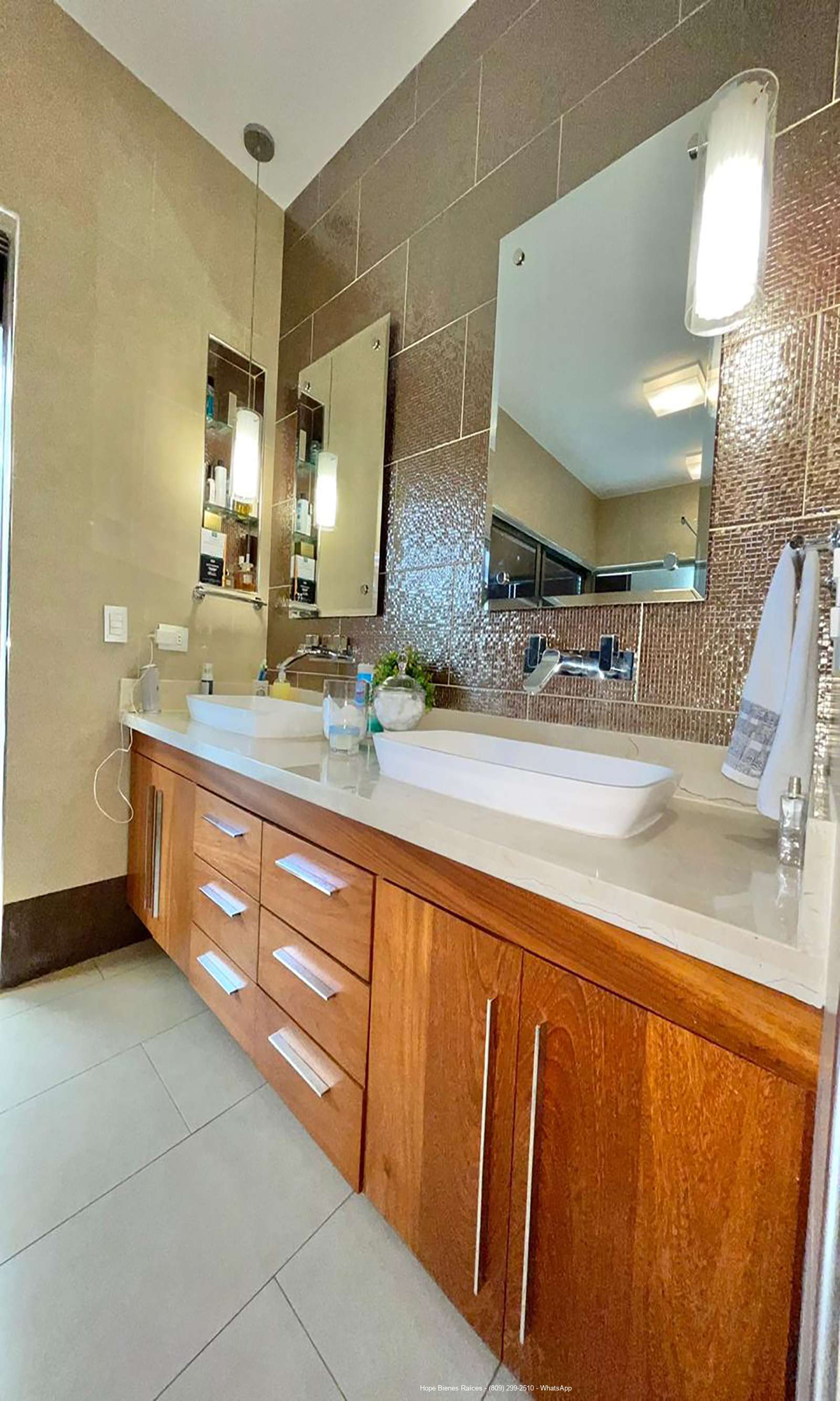 Baño dos lavamanos