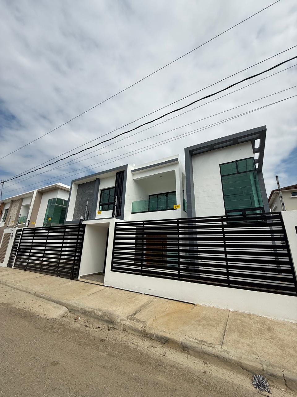 Vendo Hermosa Casa en Villa María, Santiago, RD