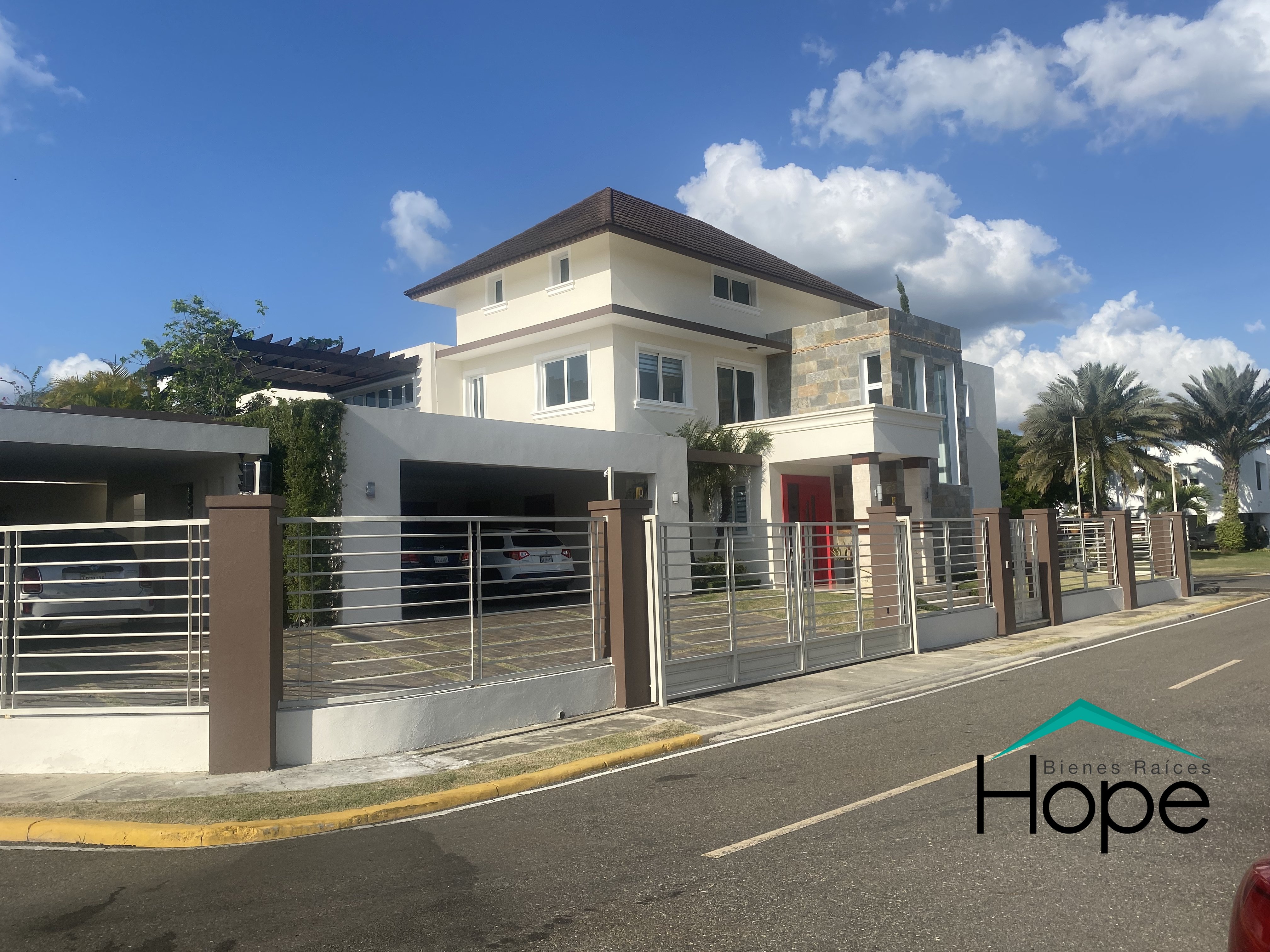 Copy: Vendo Residencia de Lujo en Los Samanes